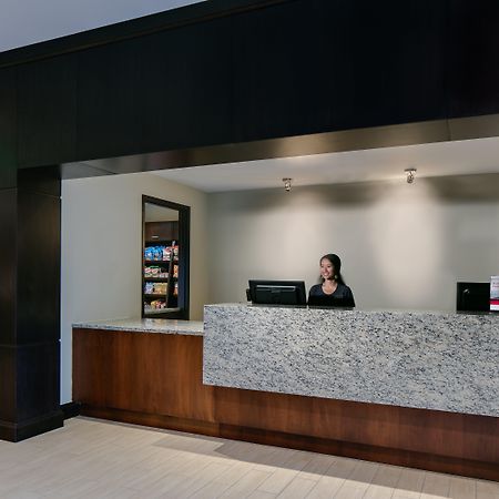 德梅因市中心驻桥套房假日酒店 得梅因 外观 照片